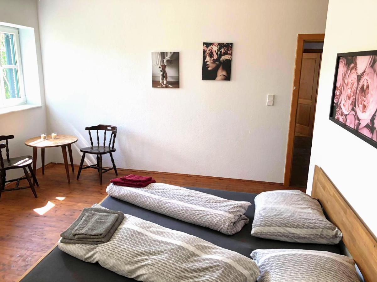 Ferienwohnungen Und Appartements Im Idyllischen Vierkanthof, Gruppenurlaube Лойперсдорф бай Фюрстенфелд Екстериор снимка